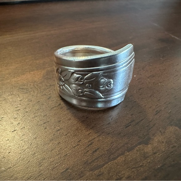 Rose Spoon Ring - Picture 5 of 15